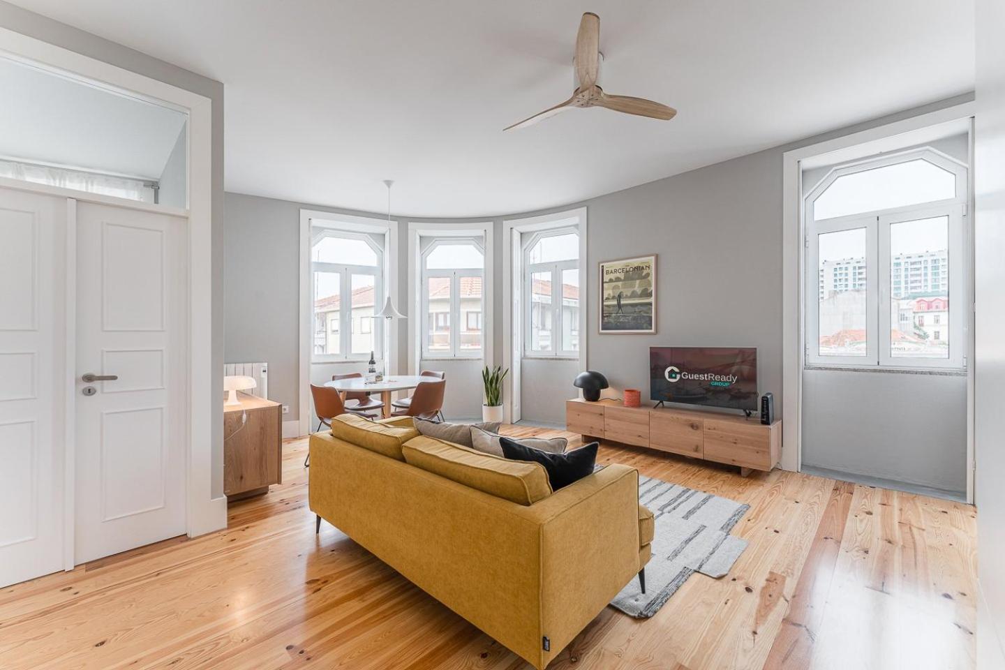 פורטו Guestready - Colorful Apt Near Agosto Station מראה חיצוני תמונה